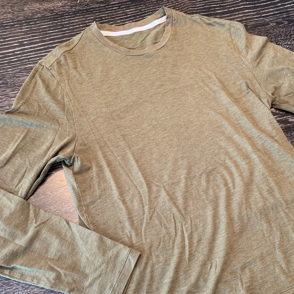 Lululemon Men’s LongSleeve Shirt Size M Ex Cond!